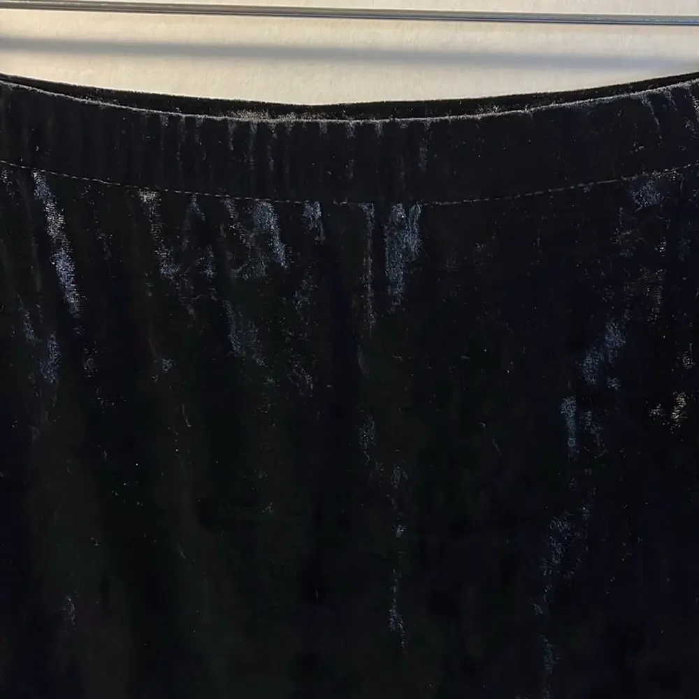 New York & Co Black Crushed Velvet Skirt Womens Size Medium Midi Whimsigoth